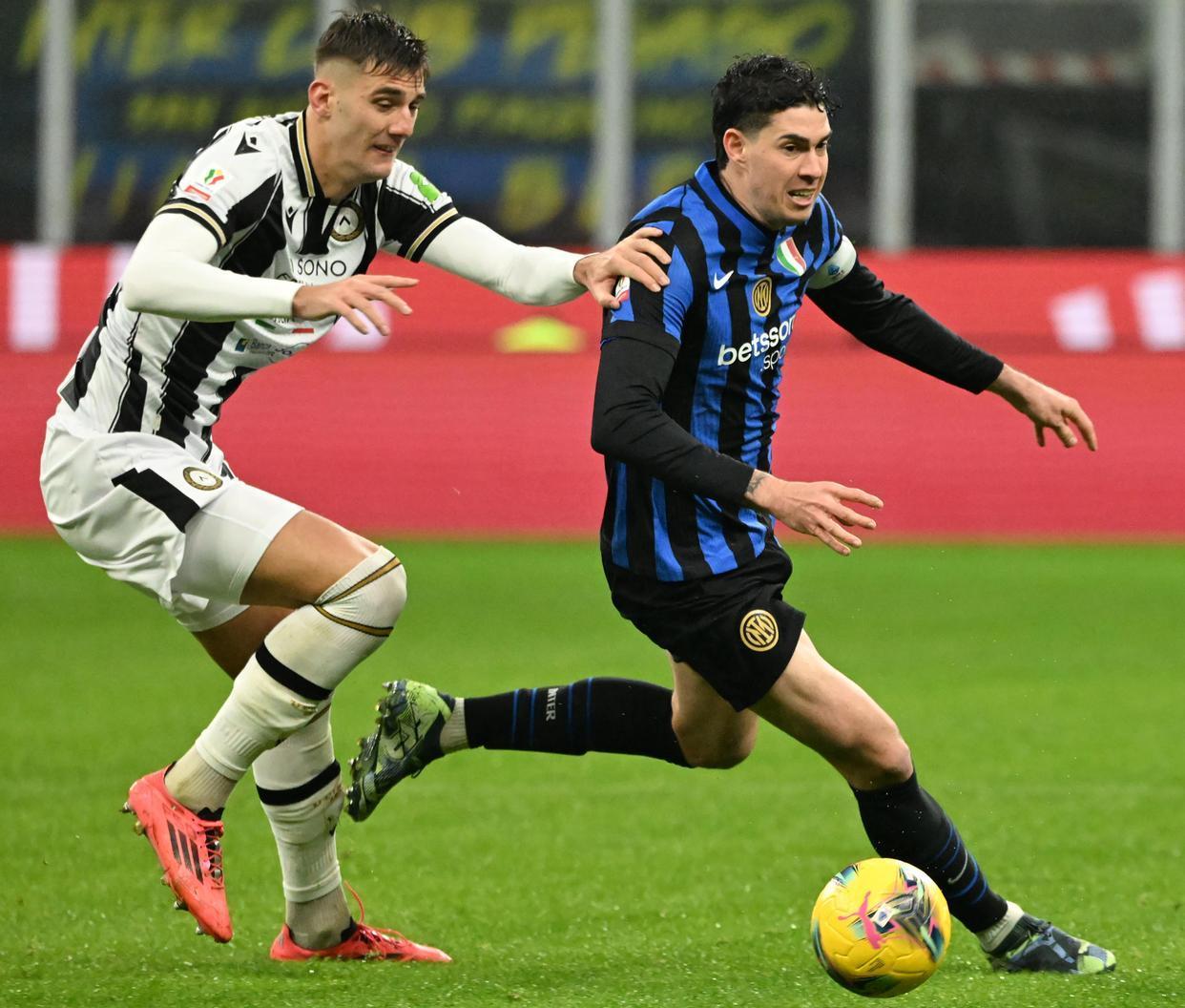 包含阿贾克斯冲击乌迪内斯意甲飓风正热的词条